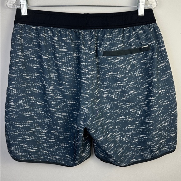 Vuori Stockton Athletic Shorts 6.5” Compression Liner Large Pockets Training - Picture 12 of 16